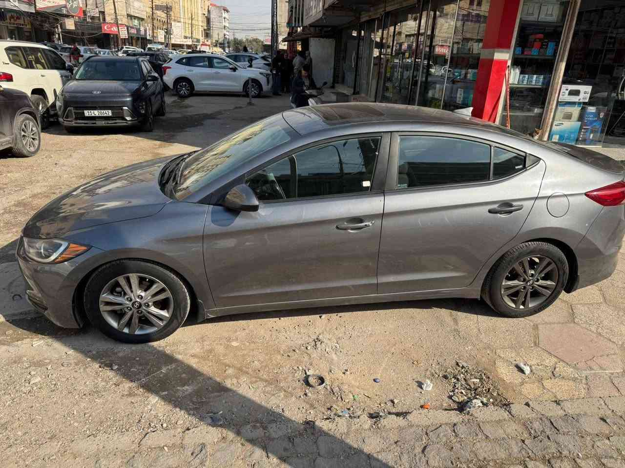 السلام عليكم 
◀️هيونداي النترا موديل 2018 
◀️وارد أمريكي
◀️المحرك 2000 DOHC
◀️اللون رصاصي (رمادي) 
◀️الممشى 93458 ميل قابل للزيادة 
◀️رقم بغداد 11 جديد
◀️كير اوتوماتيك 
◀️بصمة أبواب تشغيل واطفاء مع دخول ذكي وفتح صندوق ذكي بدون لمس
◀️حساسات نقطة عمياء
◀️حساسات اطارات رقمي
◀️ويل كب اصلي مقاس 16
◀️شاشة أصلية كبيرة تدعم أندرويد اوتو وأبل كار
◀️سماعات أصلية بصوت نقي ومجسم مع دمام صوت في الصندوق مع داش كام 2 كاميرا + كاميرا صندوق أصلية للرجوع. R 
◀️تدفئة وتبريد بحالة ممتازة مع لوحة تحكم رقمية ولوحة تتحكم لمس مع الشاشة
◀️تدفئة مقاعد أمامية
◀️كشافات دعامية أمامية لد اصلية
◀️بطارية جديده امارون أصلية 
◀️ تخم تاير نظيف جدا 
◀️حادث خفيف جدا جاملغ وباب أمامي عكس السايق كما موضح بالصورة 
◀️صبغ 3 قطع ( باب وجاملغ عكس السايق معمرات نفسهن بدون تبديل ) 
جاملغ خلف السايق + باب مبدل خلف السايق أثر حادث في العراق مع تصليح وصبغ درجة أولى 
◀️ سيارة بيها حالوب خفيف بالعراق 
◀️سيارة عليها ادامة وصيانة دورية متكاملة وكلشي بيها جاهز 
سيارة جناي اي نقص ما بيها 

السعر المطلوب 12,000$ ( 120 ورقة ) 
بيها مجال بسيط 
مكان السيارة بغداد / حي الجهاد 
فقط اتصال ***********
غير متواجد على الفيس بوك
مع التقدير بغداد, العراق
