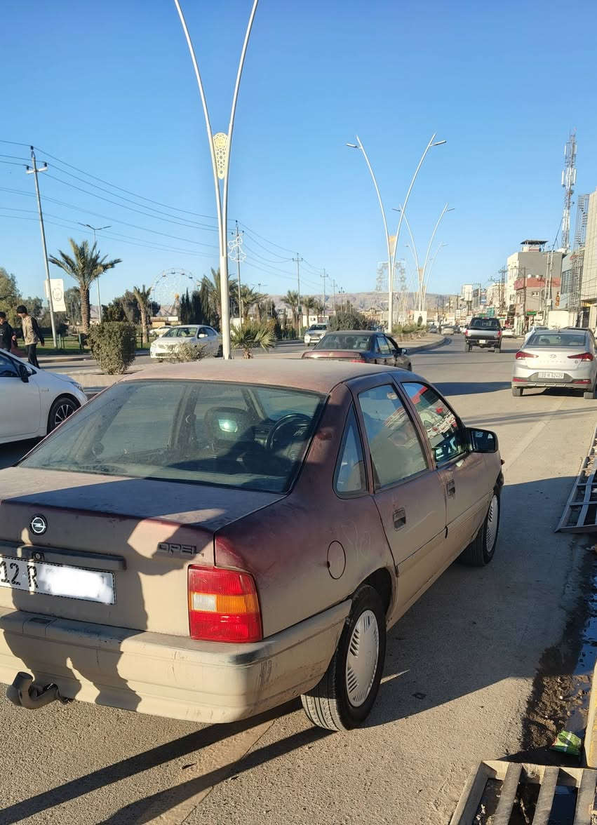 فكترا موديل 92 حجم 18 محرك مال كصة جديد هزة وسنوية وارقام جديد لغاية 2030 السيارة بسمي طخم امامي وخلفي جديد 4 تايات جديد مع الباتري  وبيها كابون بنزين ورقي  ملاحضة  السيارة مشرح العقجين فقط اخوان السيارة ابيعها بل قسط مقدمة 20 وبشهر ورقتين والسعر  50  العنوان موصل برطلة الهاتف ***********.   ***********
