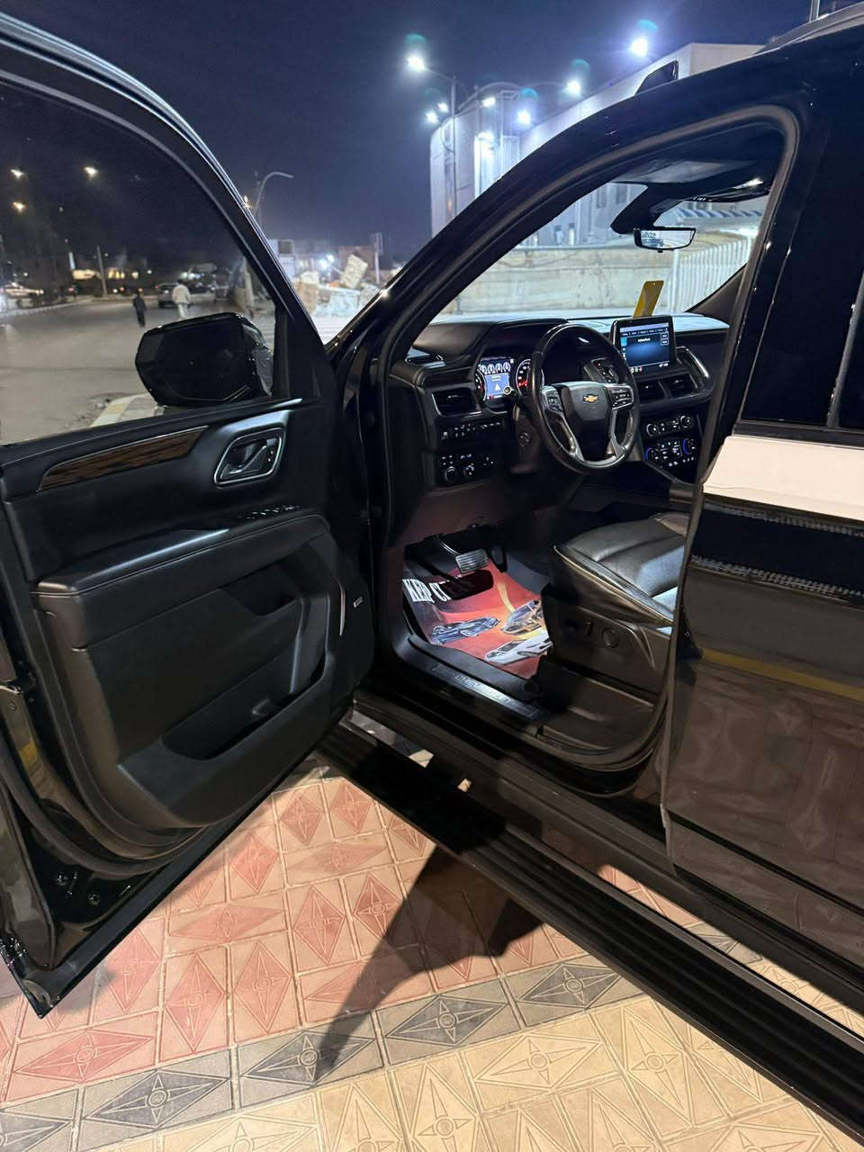 ت
تاهو بريمير فول معروفه مواصفات البريمير  2021 امريكي حادثها فقط دعاميه اماميه مكسوره 
بنراما 
دوسه كهربائية نشره 
شاشات خلفيه 
توقف ذاتي
هواي بيها مواصفات 
معروضه ب 460 ( السياره كتاب ضباط) 
 مكان السياره ناصريه 
ممتواجد ع فيس تصل او واتساب 
***********
