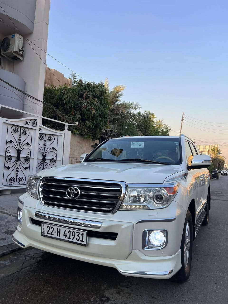 سلام عليكم لاند كروز 2014 GXR  V6 بريم  ماشيه 108 الف كامله بدون نقص رقم اربيل بسمي سنويه وهزه ورقم جديد فول السياره للخير بصمه شاشه كامره حساس امامي خلفي كشن جلد كهرباء بصمه داخل صاج السياره مكفوله من الصبغ والضربه عدا بارد بسيط بالباب السياره على وضع الشركه السعر 340$ وبيه مجال بسيط مكان السياره المنصور بيع فقط بدون مراوس 

‭***********‬
