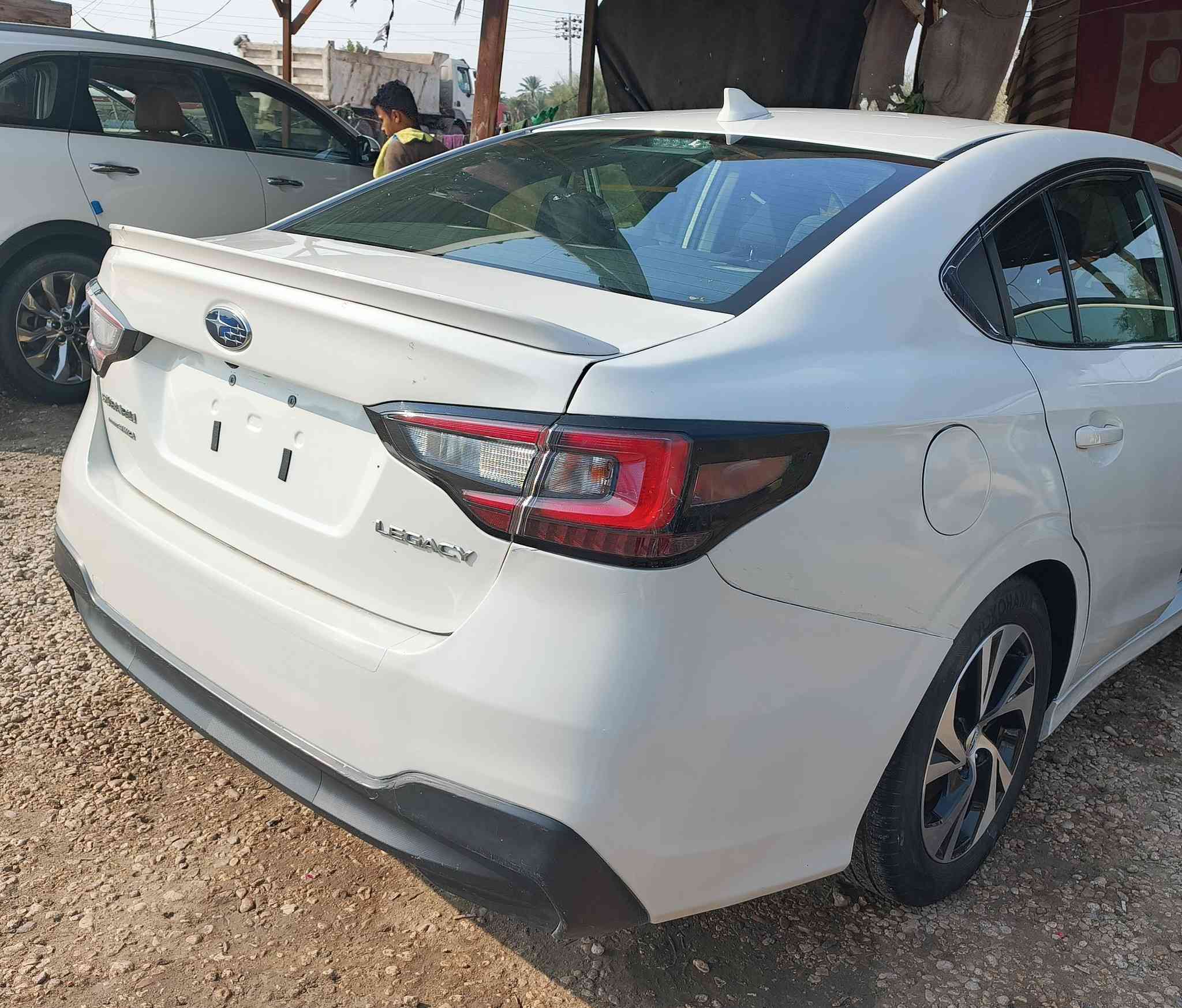 السلام عليكم للبيع سوبارو ليجاسي 22 فول مواصفات لمتد منفيس باسمي ضرر جاملغ خلفي وباب  خلفي السعر 140بيها مجال للتواصل ***********واتساب
***********
