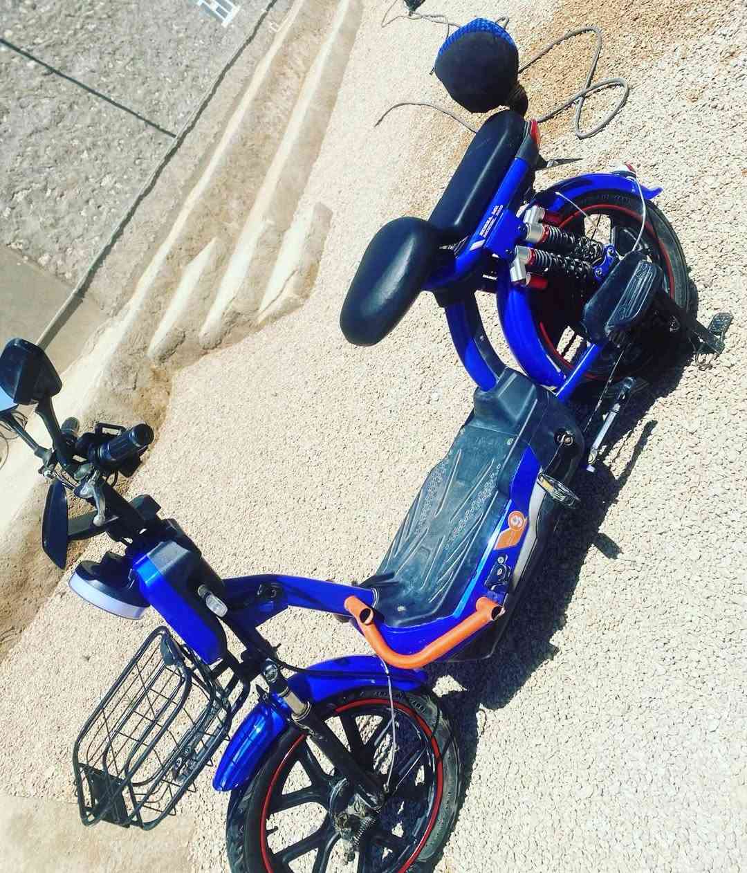 دراجه شحن فول نضافه مثل ما موضح بالصورة على الفحص خمس بطاريات اربع سرع عل رابع تمشي مئه اقتصادية ومتصرف شحن أي أستفسار الاتصال على هذا الرقم ***********واتساب
العنوان الرمادي
