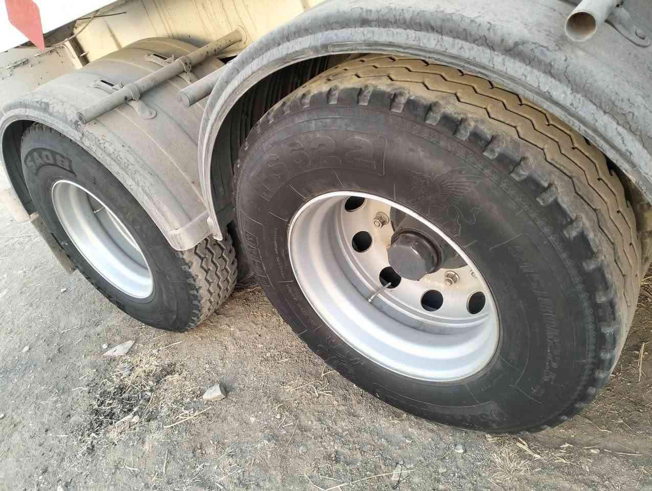 للبیع  تاخم تایر جدید
کاهربای جدید  ، بانص جدید ،هوایات کل بشرط ، دناکیر صنی مربع ، مودیل 2015 , سعر  ***********
