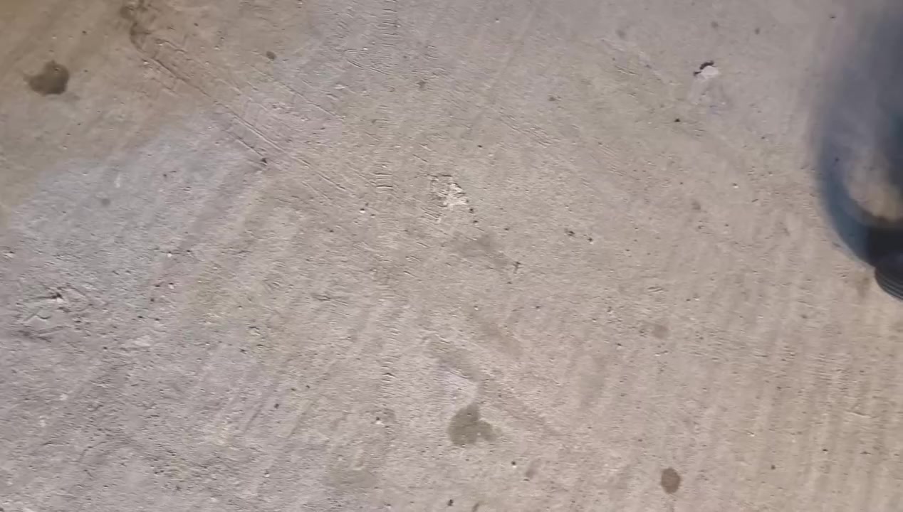 السلام عليكم نامه تعمير ماصارله شهر كلك كلك تعمير كله جديد بس المكينه و الشاصي قديمات المكينه 21 شلامجه نضيفه شرط تشك الكاع سعرها 550وو بيه مجال للطيبين***********
