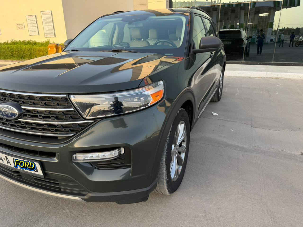 السلام عليكم ورحمة الله وبركاته.

فورد اكسبلورر وارد خليجي 2022 كفالة عامة رقم بصرة  ماشيه 63 الف كيلو متر 
المواصفات:-

بانوراما 
لايت زنون ولد زنون
دواخل بيجي
اوتو ستوب
اوتو هولد
أنظمة قيادة
سايد بريك كهربائي
باب خلفي كهربائي
تشغيل عن بعد
مقاعد الامامية كهربائية
تدفئة كشنات الأمامية
قيادة ذاتيه
نقطة عمياء
توقف ذاتي
حساسات خلفية مع رادار 
ويل كب 20
صيانه كامله ودهن من وكالة فورد القاصد 
 
  الأرضية مغلفه جلد .السيارة بدون اي نقص السعر 265 ورقه وبيها مجال 
رقم الهاتف *********** 
مكان السيارة ( البصرة )
