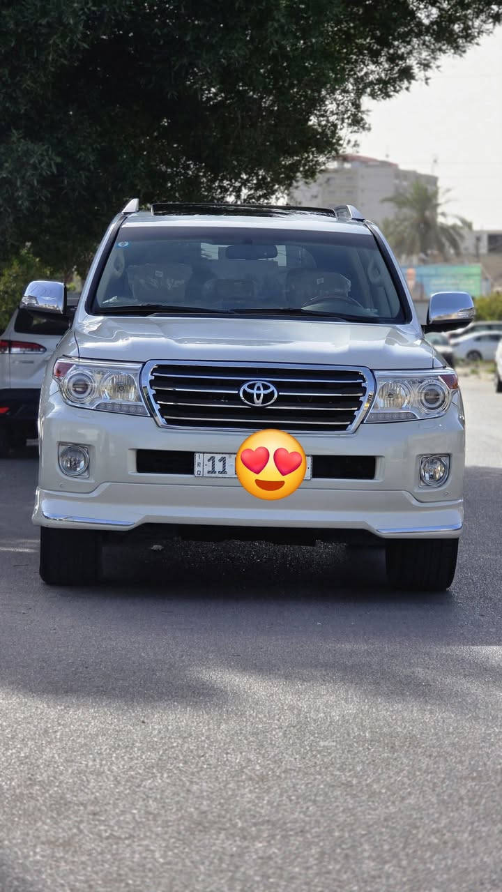 السلام عليكم 
لاندكروزر 2015 بريم رقم بغداد هزه جديد رقم جديد 
مواصفات السياره  ⬇️
بصمه تشغيل عن بعد  
فتحه
مري شفط معى قلاب 
كامره خلفيه حساسات امامي خلفي 
لد نهاري زراكات مصابيح 
السياره كفالة عامة عدا  مكانين بارد جاملغ امامي وبين الباب والجاملغ الخلفي عكس السائق  السعر (395)وبيها مجال 
مكان السياره بغداد السيدية 
للاستفسار ***********
