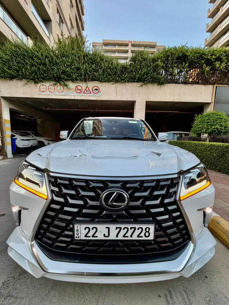 Lexus.570LX.2021. 🔚 بريم اصلى🦅.✅
لكــزز هيبـة الشـوارع 🧿

ملاحظات:-
صبـغ ❌
بدون شخط
بدون رصعات
بدون صبغ
بدون رمل 
حتى دعاميات ولحية بدون صبغ
لله الحمد سيارة زيروووو

سيارة كلش حلوة نظيفة مرتبة لوك لوك 
___ماشية 41 الف❇️
ماشية بشرط فحص كومبيتر 
سيارة باقية عل نظافتها لوك لوك 
كل جسمها بشرط سيارة باقية نظافة زيرو
.....

سعر 795$
موديل2021
حجمً المحرك.5.7🦅
ماشية.41 الف.
سبير منازل♻️
••••••••
محرك كير بشرط لحد شهر
هزة براد سنوية  جديد
رقم دولي جديد 
والسيارة باسمي تحويل مباشر❇️

.-.-.-.-.-.-.-

مواصفات ساس بريم اصلى LX570💫

سلايد
داخل احمر 
ثلاجة
صندوك جك 
كشـن تبريد تدفئة 
ستيرن كهربائي 
شغال 
رادار امامي 
كامرة 
حساس 
خمس كامرات
راس DVD
دبل اكسل 
كامل زينون 
ستة سيدي
يدات بصمة
مرايات كهربائي 
ستيرن وكشت خزن
رادار شارع
دبل هواء 
بخ ماء
كشن جلد 
تحديد سرعة
بنزين ECO
شاشه لمس
تبريد مركزي
وبعد وبعد….

سعر.795.$$
***********
