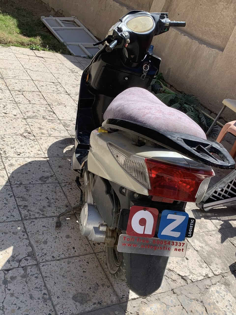 السلام عليكم سكنز للبيع مجفته كهربائيات كامله السعر 300 وبيها مجال ***********
