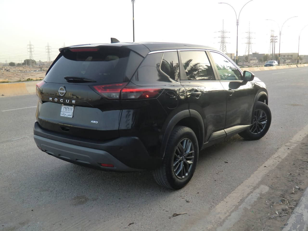 نيسان روج موديل 23 
مواصفات  S AWD
محرك 1.5 تيربو3سلندر اداء رياضي قوي واقتصادي وتسارع مخيف 
 201 حصان وعزم 300 نيوتن
رادار امامي وخلفي وجانبي 
توقف ذاتي
اوتو هولد 
اوتو ستار
خمس اوضاع قيادة
نقطة عمياء
كامرة خلفية 
تبريد امامي خلفي 
فول تحكم ستيرنك مع اوامر صوتية
شاشة تدعم ابل كار بلي واندرويد اوتو
لايت ليد مع انارة نهارية
العداد 41 الف ميل مشي امريكا
السيارة جديدة بمعنى الكلمة 
الحادث خفيف جدا واضح بالصورة 
 بدون ايرباك 🤩
 مكفول كفالة عامة محرك كير تبريد شرط بلادي برغي ما مفتوح صور الحادث 👇 مرفقة 
السعر 160 بدون رقم تترقم محافظات 
مرقم بأسم المشتري 174
مزيد من التفاصيل الاتصال على الرقم 
***********
مكان السيارة كربلاء
