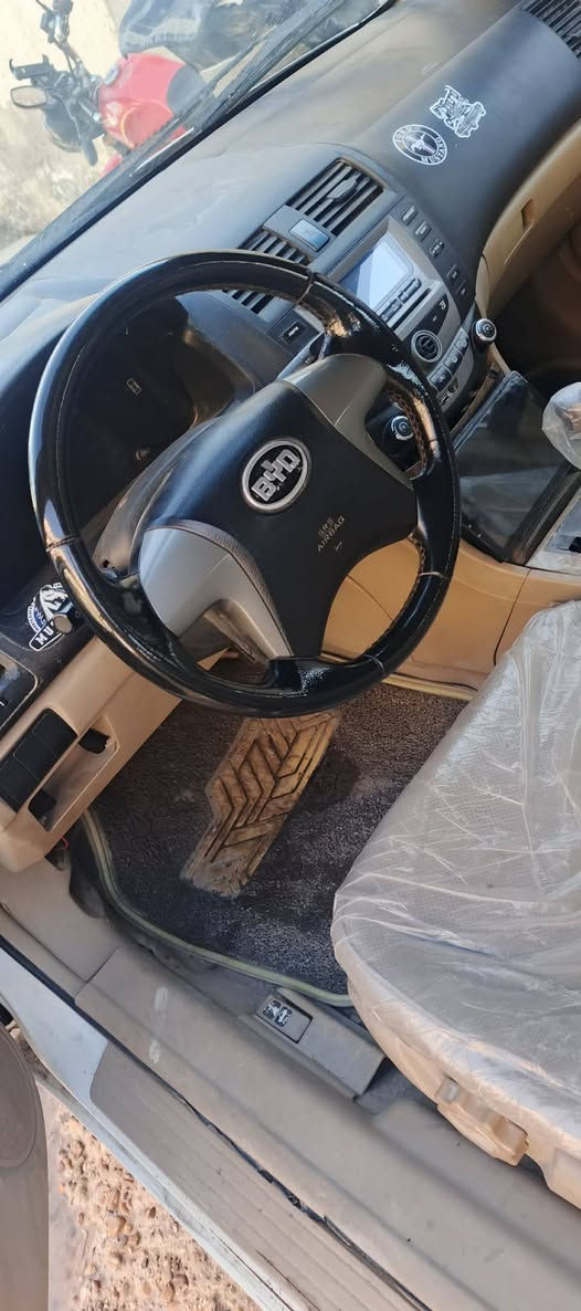 بيوايدي ٢٠١٠ F محور كير مكينه كورله ١٨٠٠  اوتو ضربتها دعاميه اماميه صبغ بلباب خلفي  وجاملغ تلحيضات سعر ٤٠ بغداد حي جهاد ***********
