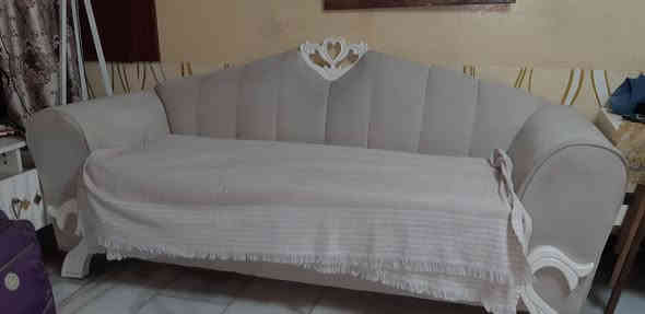 سلام عليكم عندي تخم ٨ مقاعد تركي قنفتين كبار وقنفتين صغار اريدها ب ٤٥٠ 
*********** للاتصال على هذا الرقم
