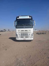 شباب فالفو 2016 كاتي سحال خلفي دوار سيارة جديدة وجاهزة وبعدها زيرو فول...