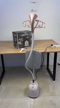 ليبرونيك • مكواة بخار عمودية • خزان ١.٦ لتر