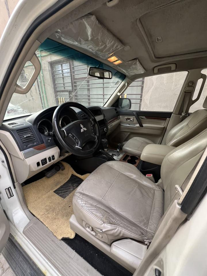 سلام عليكم
باجيرو 2009 حبتور
كفاله عامه + سونار بالمنشور 
مكان السياره بغداد الجديده 
لتواصل  ***********
السعر 140 ورقه
