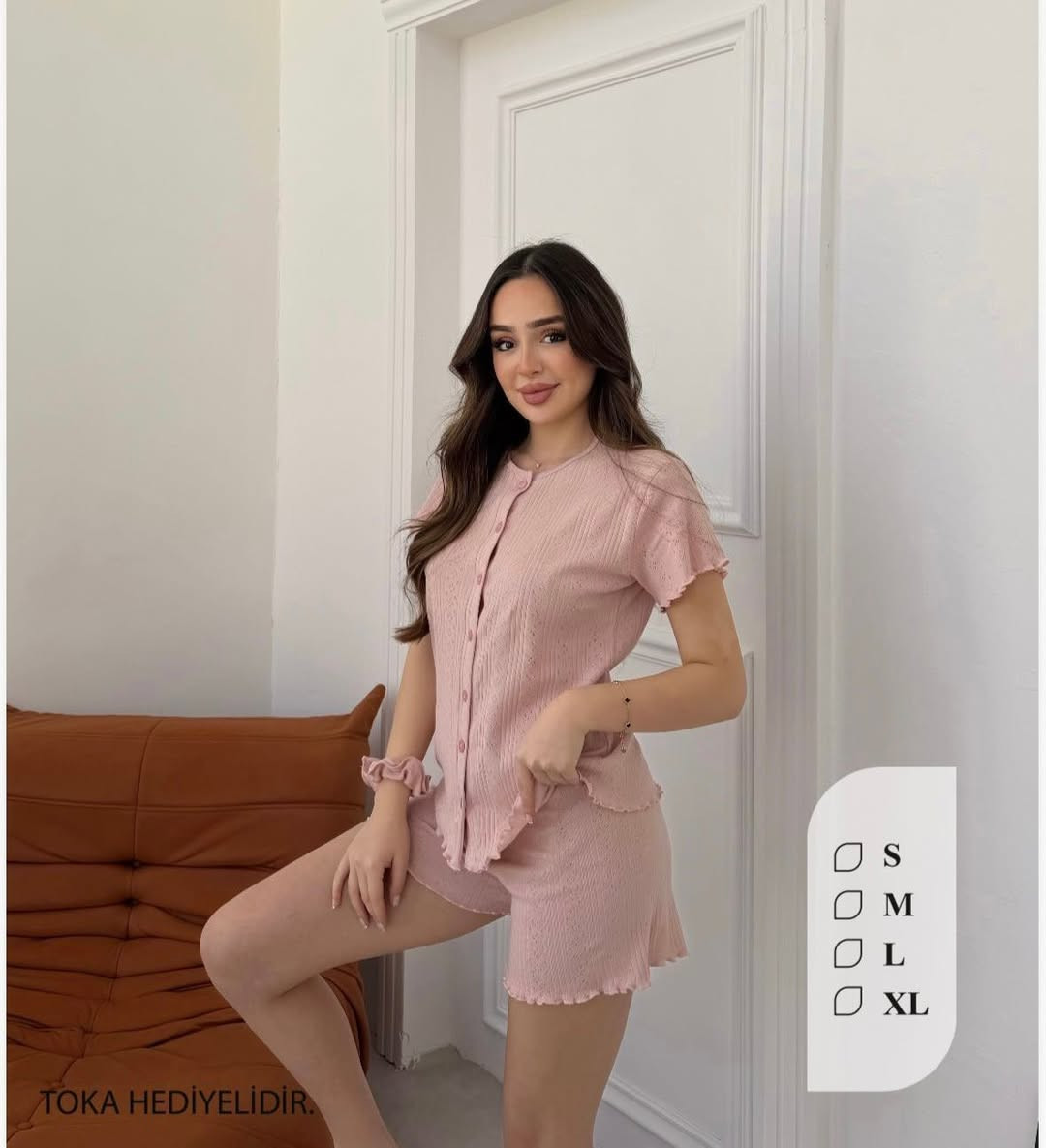 طقم شورط 
نوع القماش قطن بانيه
سيري اربع قطع S M L XL
الشحن من اسطنبول
البيع جملة فقط

 shorts set 
Fabric type Penye
Siri four pieces S M L XL
Shipping from Istanbul
Wholesale only
📞00905357217071

#Wholesale #اسعارجملة #ملابس #fashion #pijama #جملة #بيجامات


**إذا كنت صاحب هذا الإعلان وتريد حذفه لأي سبب، رجاءا أرسل رسالة إلى الدعم الفني**