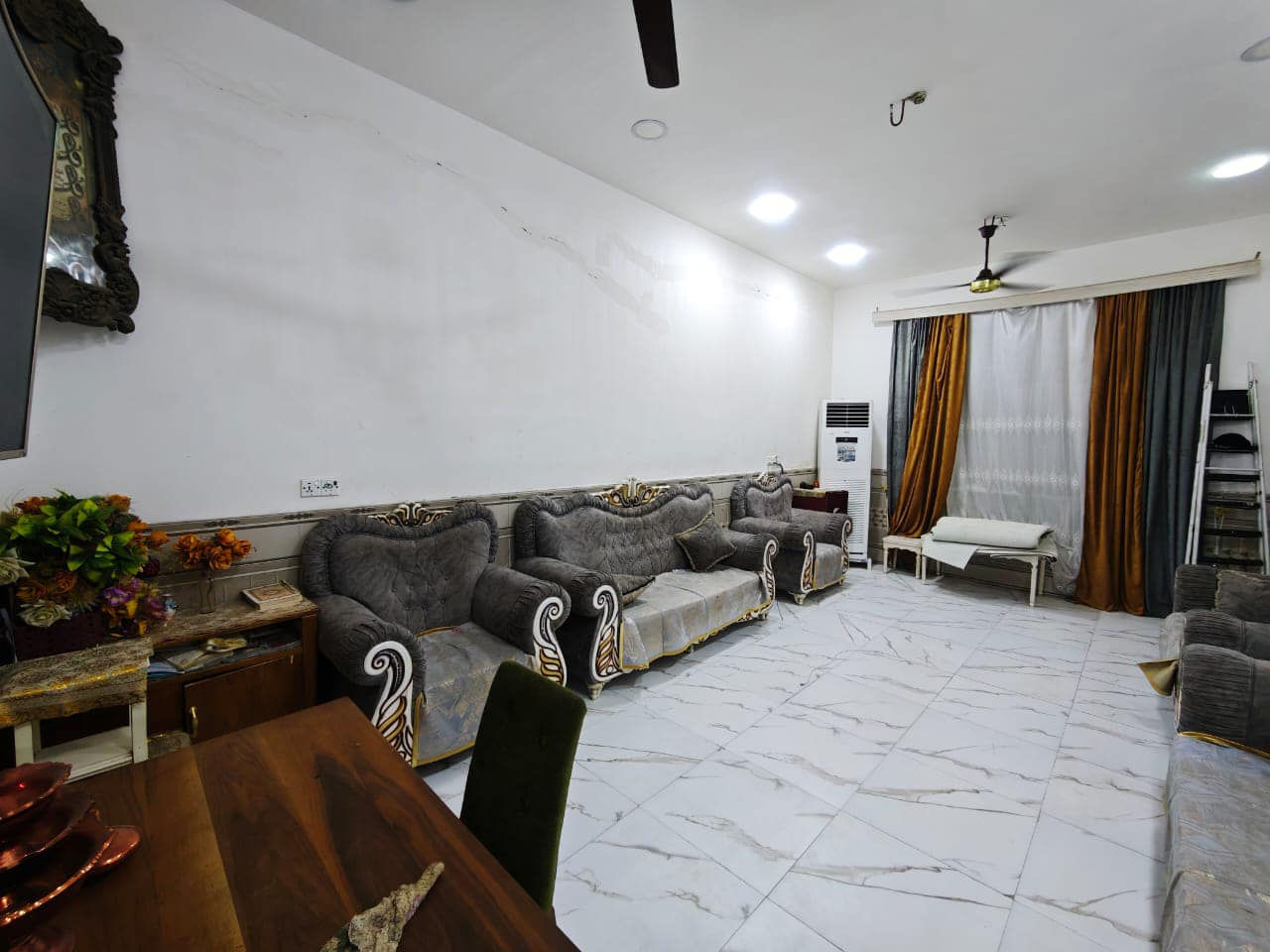 بيت للبيع حي العسكري مطلوب اسكان 28 مليون مساحة 200 متر طابق واحد كونكريت السعر 124 وبي مجال الاستفسار ***********
