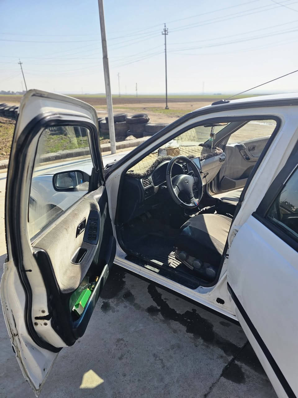 🚗 للبيع: نيسان صني موديل 1993 (ياباني أصلي) 
​للبيع سيارة نيسان صني موديل 1993، السيارة بحالة ممتازة وما يحتاج تدفع عليها مصروف، جاهزة للاستخدام المباشر.
​📌 المواصفات والتفاصيل:
​الموديل: 1993
​الجير (الناقل): [عادي]
​المحرك: بحالة اقتصادية جداً في استهلاك الوقود.
​التكييف: يحتاج بس غاز 
​الوضع القانوني: [السنوية مجددة / اللوحات جديدة / الهزة والفحص ساري]
​الداخلية: نظيفة جداً وبحالة الوكالة.
​الخارجية: صبغ نظيف، لا توجد حوادث قوية (شاصي سليم).
​✨ المميزات الإضافية:
​[مثال: مسجل وسماعات شغالين تمام]
​سيارة عملية جداً، قطع غيارها متوفرة ورخيصة، واعتمادية للمشاوير اليومية.
​💰 السعر المطلوب:
​السعر: [37$] (قابل للتفاوض بالمعقول بعد المعاينة).
​📞 للتواصل والاستفسار:
​المكان / المحافظة: [ سهل نينوى، برطله]
​رقم الهاتف: [***********/***********]
​(الرجاء الاتصل فقط، أو التواصل واتساب).
