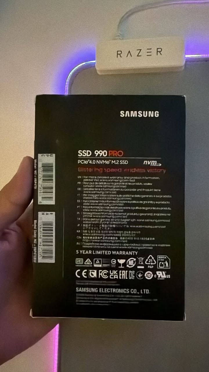السلام عليكم 
هارد جديد ٤  تيرا 
🔥 للبيع | Samsung 990 PRO 4TB NVMe SSD 🔥

إذا تبحث عن واحد من أسرع أقراص الـ SSD المتوفرة حالياً، فهذا الخيار المناسب لك.

✅ Samsung 990 PRO
✅ السعة: 4TB
✅ PCIe Gen 4.0 NVMe M.2
✅ سرعة قراءة تصل إلى 7,450 MB/s
✅ سرعة كتابة تصل إلى 6,900 MB/s
✅ مثالي للألعاب، المونتاج، التصميم، وبرامج الذكاء الاصطناعي
✅ أداء قوي واستقرار عالي من سامسونج

ملاحظه جديد غير مستخدم 
اي احد يناسبة يراسلني 
متوفر توصيل


**إذا كنت صاحب هذا الإعلان وتريد حذفه لأي سبب، رجاءا أرسل رسالة إلى الدعم الفني**