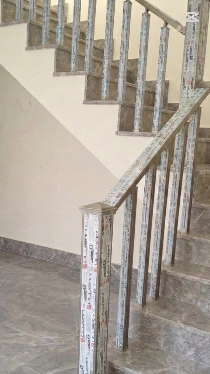 بسم الله الرحمن الرحيم
مكتب الرائد
 للزجاج🏢 والالمنيوم 🪟
شارع كفائات السيديه مجاور اسواق اميره 

لكافه اعمال الزجاج والالمنيوم والمحجرات🪜 ابواب pvc 🚪
*********** رائد
