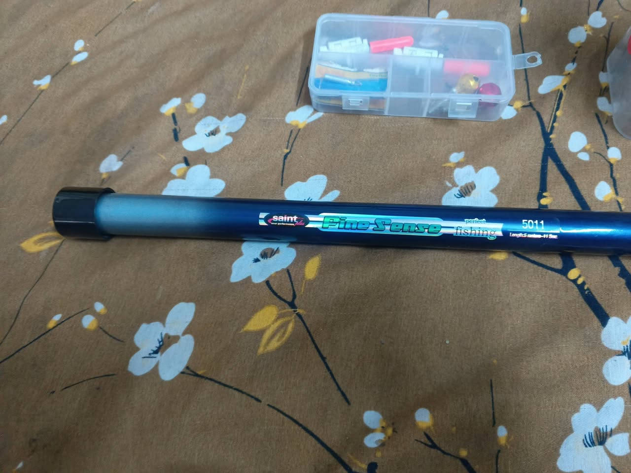 يا الله عيني غراض مال صيد عندك عود افلات طول 5متر زايد خيط لايلون طول 500متر زايد جرس ابو الضوة عدد2 سعر 13الف يوجد خدمه توصيل الجميع المحافضات 5تالاف الحجز ولاتصال على الواتساب او على الخاص ***********
