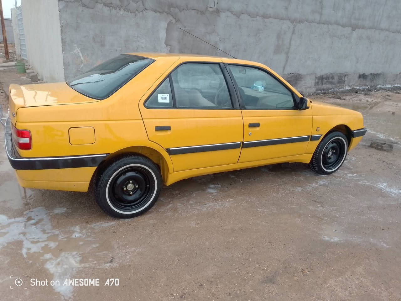 سلام عليكم 405 للبيع مديل 16 كفاله من لضربه راعيهه يريد مداور السعر 45 وبيهه مجال علمن لسياره بيهه رشات صبق العنوان البصره ابي الخصيب ***********
