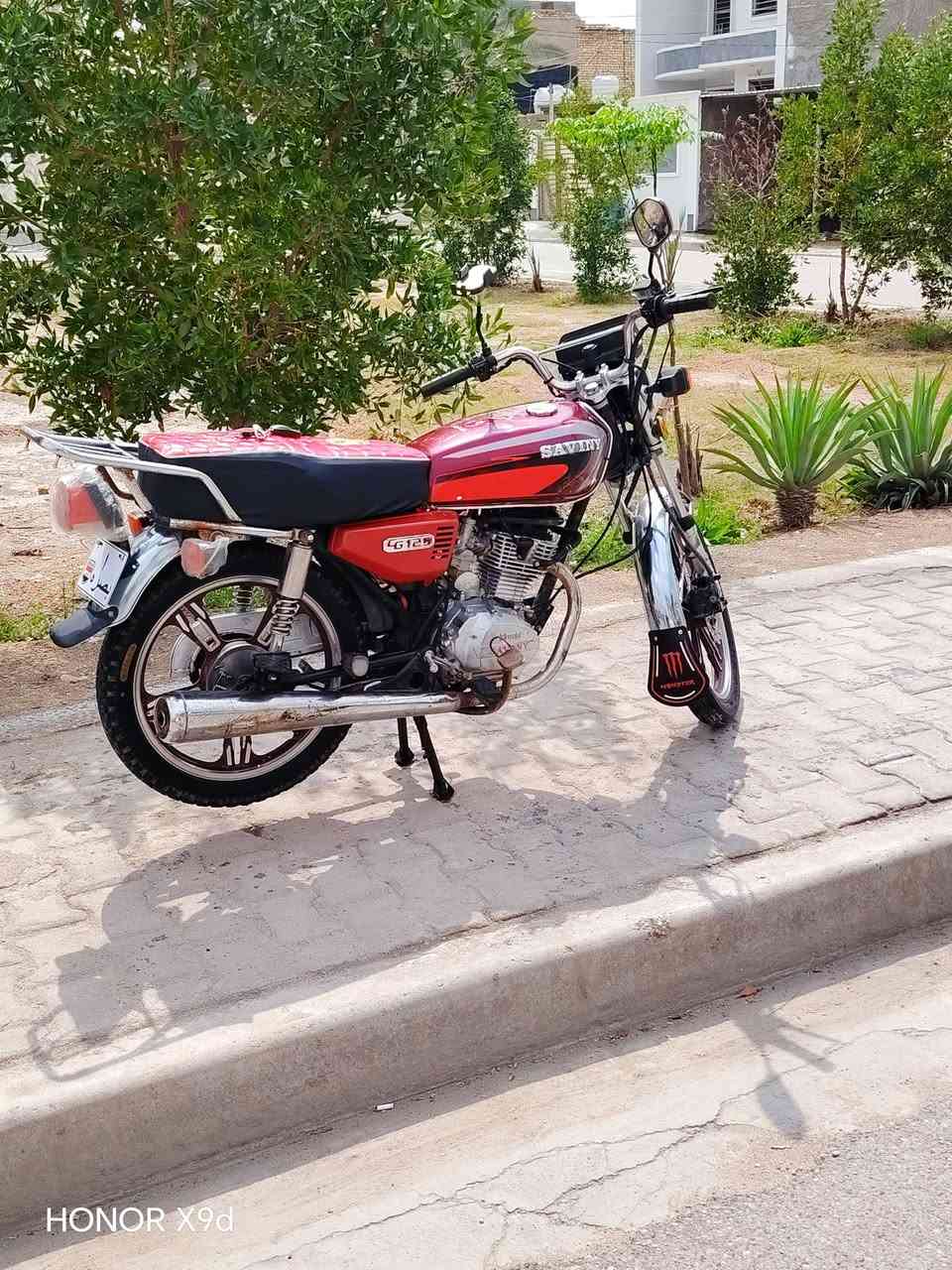 السلام عليكم سيفان للبيع موديل 21 اوراق اصولي سعرها شغاله ما بيها نقص حبايه 400 وبيها مجال مكاني المحموديه اللطيفيه*********** تشغيل عن بعد
