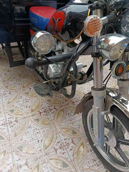 سلام عليكم ستوته لبيع مديل23 نضيفه فول زلق ما بيه مكان ناصرية مركز سعر 2700 وبيه مجال ***********
