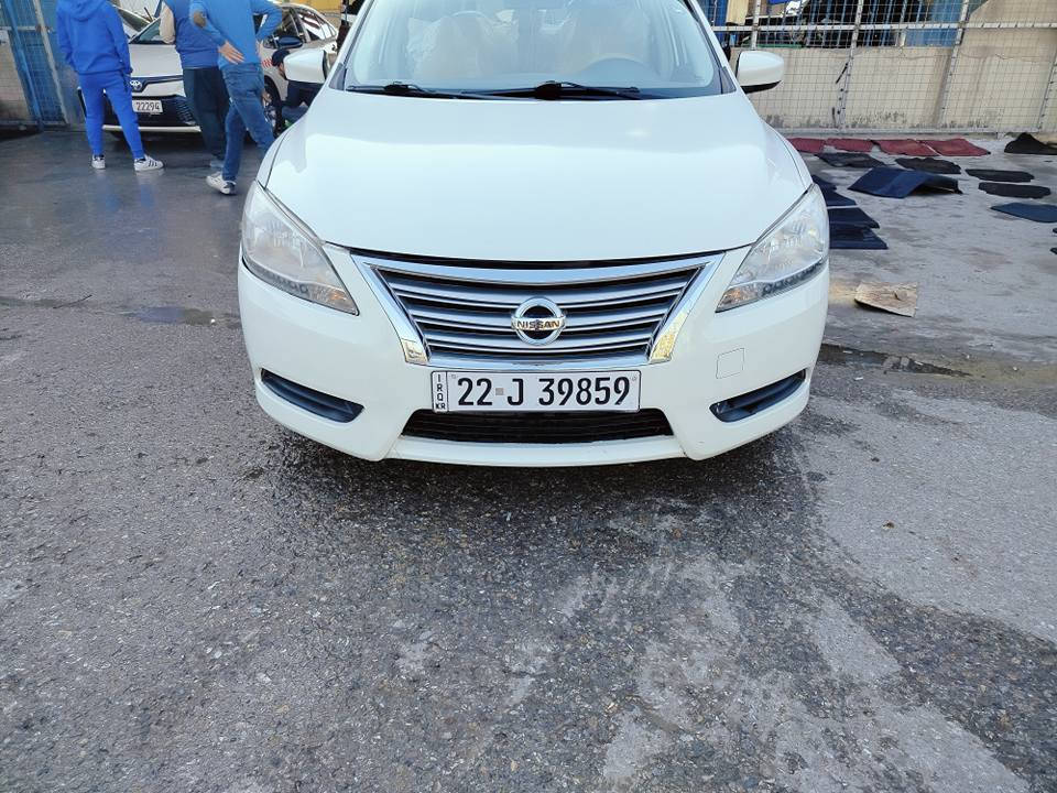 نیسان سێنترا مۆدێل ۲۰۱٥ خەلیجی دو پارچە سبوغی هەیە مەکینە بە شەرتە گێری کەمەک هاڤی هەیە نرخی ۹٤ وەرەقەو مەجال 
*********** أربيل, العراق
