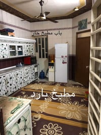الدار البيع طابقين طابق الاول غرفه نوم وصاله ومطبخ حار وبارد واستقبال ...