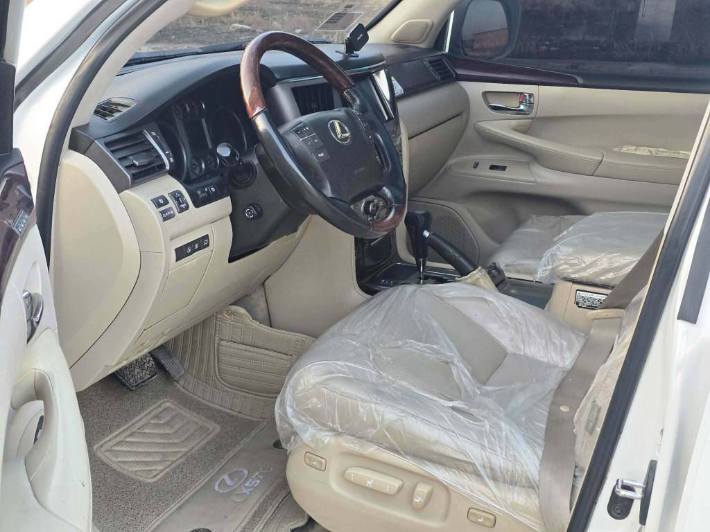 لێگزز 2009 کامل شکلی گۆڕراوە بۆ 2015

گێڕ و مەکینە بەشەرت 

کارەبایی بەشەرت 

وەرگەڕان و لێدران بەشەرت 

موس و بڕاوە بەشەرت

چوپ و دەبڵەکانی بە شەرت هەمووی مەزبووتە و ئیش ئەکات 

حیزام نیە من بە حیزام ئەیفرۆشم

ڕەقەم و سەنەوی بەغدای لەگەڵە بەلام بە شەرت نیە من بە دیاری ئەتدەمێ 

شوێن کۆیە 

*********** رانية, السليمانية
