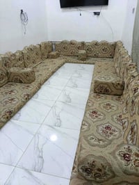 ديوان ارضي  مزخرف 7 دواشك 7،تكيات 14 ظهر  مستخدم يفرش مساحه 7×4  نضيف ...