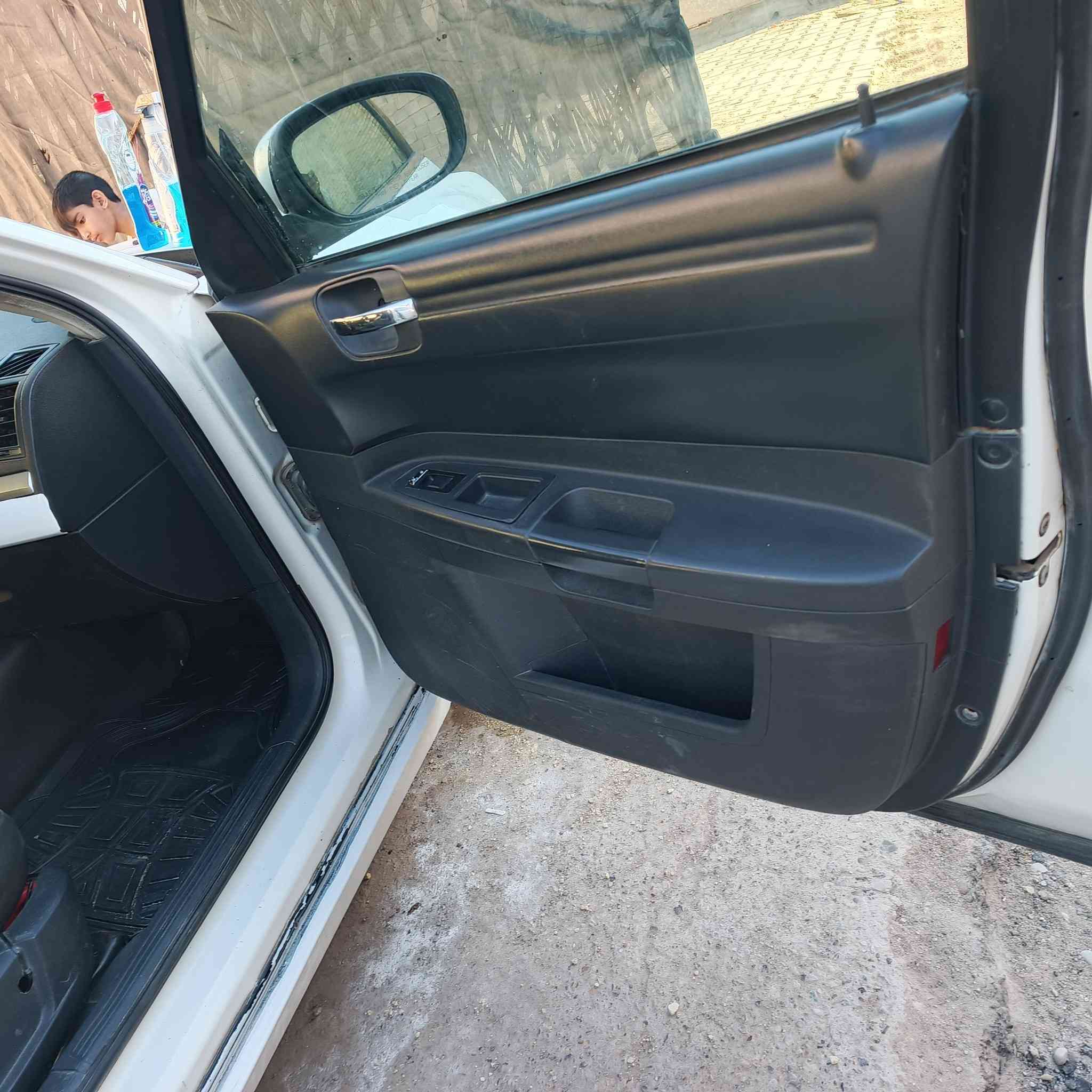 السلام عليكم سياره اوباما للبيع موديل 2008نظيفه جدن إستعمال شخصي مال بيت بسمي رقم دولي سياره خير من الله مانقصه شي السعر 110متوجد على الفيس اتصال على الرقم ‏‪***********‬‏ مكان للسياره العماره
