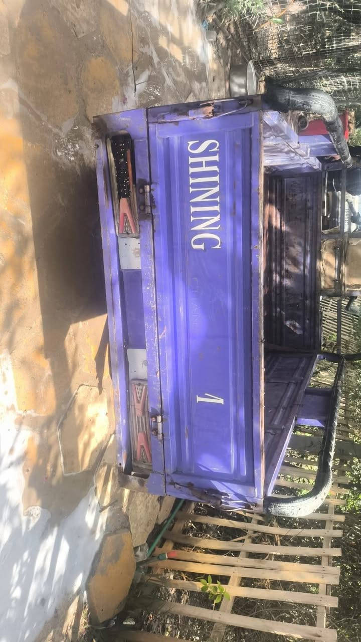 السلام عليكم ستوته للبيع جمرة موديل 20 أوراق الستوته مجفته مرا وحده السعر مليون ٣٥٠ بيها مجال للطيبن مكاني القرنه رقم الهاتف ***********
