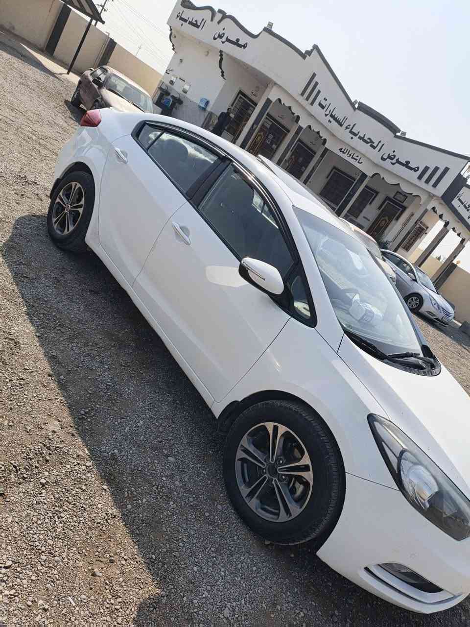 السلام عليكم كيا سيراتو موديل 2014 رقم نينوى شرط التحويل الضرر بوند بدون دواخل وبيها  صبغ براس الجامغ محرك 18 ما مفتوح السعر 118ترهم مراوس حسب القناعه ***********
