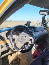 ايفان • ٢٠١١ • بدون صبغ