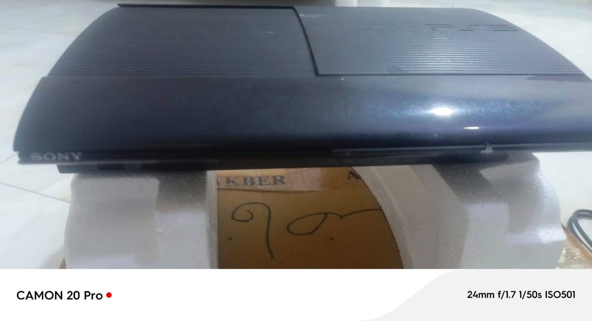 بلي 3 مهكر  للبيع جديد استخدام قليل يحتوي على ١٠ العاب وجوستك عدد ٢ السعر ٢٠٠ الف  للاستفسار الاتصال على الرقم  ***********
