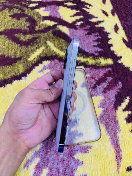 السلام عليكم موجود ايفون 13برو ماكس ذاكره 256 بطاريه 96 الجهاز وتر بروف شرط تفحص وين ما كان الجهاز كلش نضيف نضافه ميه بالميه وشوفت عيونكم الجهاز للبيع فقط للتواصل ***********
