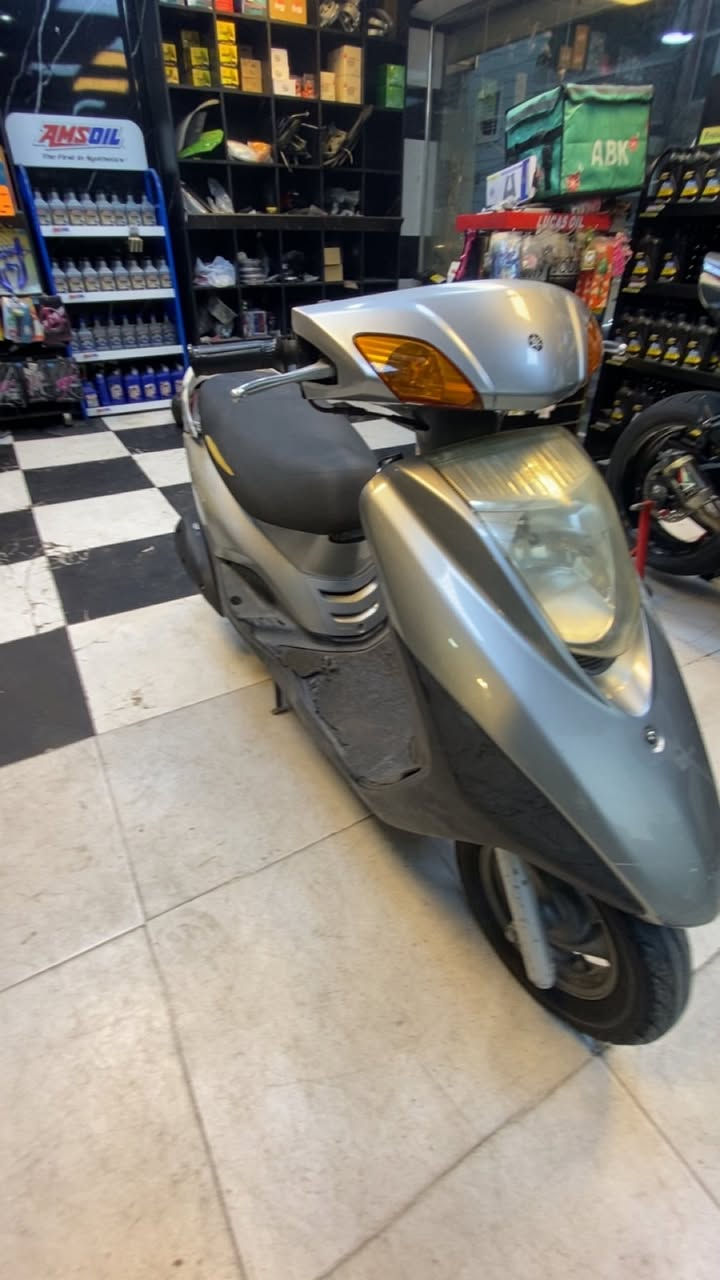 السلام عليكم بريز للبيع الدراجه مابيه أي نقص صارله شهر من نازله من الرمبه الدراجه ممفتوح برغي منه  عنوان الاعضميه  السعر 850 وبيه مجال بصيط الستفسار ***********
