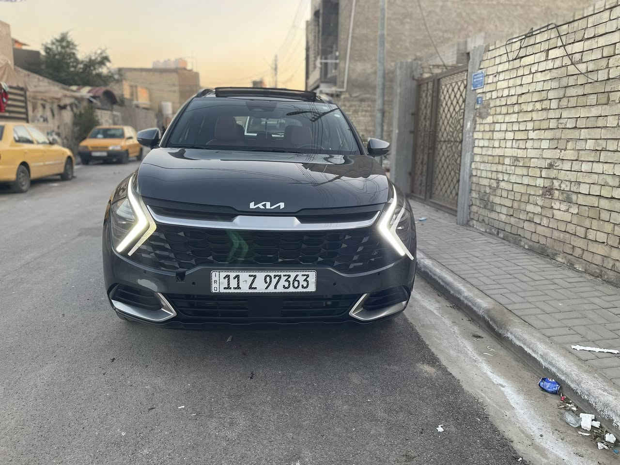 السلام عليكم كيا سبورتج 2024 SX فول مواصفات
 
               للبيع ولمراوس

             ماشيه :34 آلاف 

 الضرر : موضح بالصور جنطه بلاد نفس الون بدون صبغ او جاملغ مصبوغ او جاملغ امامي جه السائق بي طخه بصيطه بداية الجاملغ هم انصبغ 

#المواصفات 

الون رصاصي فيلي 

1. شاشه كبيره متصل 

2. بصمه

3.بنوراما 

4.تشغيل عن بعد 

5. جنطه كهربائيه 

6. رادارات جانبيه

7. رادار امامي

8. لايتات لد 

9. بكلايت لد 

10. كشنات لون احمر 

11.تدفة كشنات بالكشنات 

12. ويل كب 

13.اشاير بالمري

14.كيجات دجيتل 

15. قطعتين تبريد 

16. تبريد لمس 

17. تحكم 

18. نظام سبورت ايكو عادي

19. تو ويل

20.ايقاف ذاتي اوتو ستوب

21.حساسات خلفي 

22. اوتو هولد 

23. نظام منحدرات 

24. كشنات كهرباء

25. شحن وايرليس 

26. كشافات

27.كشن السايق ميمري خزن 

العنوان:-بغداد الدوره

رقم بغداد بسمي تحويل مباشر 

رقم الهاتف:***********
