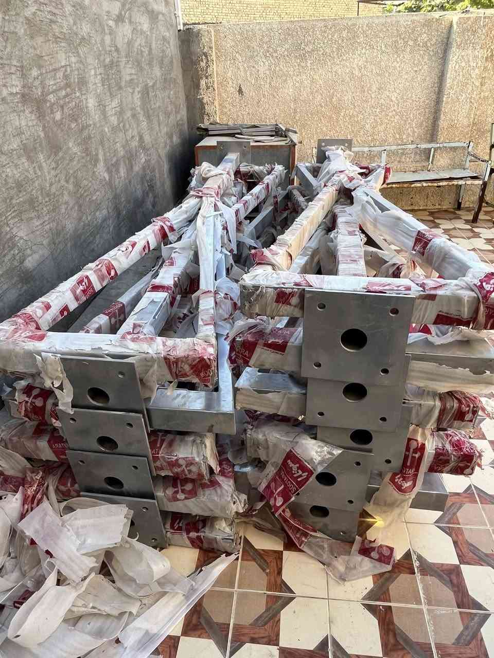 سلام عليكم عواميد كهربائيه جديده تخص المتجعات السياحيه ، والبساتين وغيروها الطلب والأستفسار علئ رقم ***********
