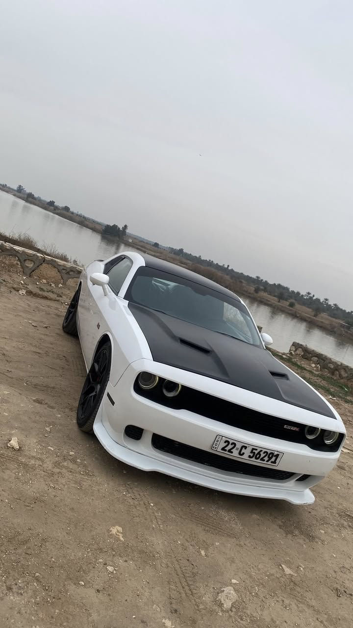 السلام عليكم"
للبيع..
جالنجر رقم اربيل  SXT 2018🇺🇸
ماشيه 92 
السياره بيها بنيد فقط من امريكا ومبدل..
وهنا صار بيها شخط بالجاملغ الخلفي كلير
وجاملغ الثاني صبغ..
السياره ما بيها مصرف 1000 دينار..
كير مكينه شرط كفاااله
تدفئه تبريد..
شادلها گزوز اطفاء+ تشغيل
دواخل led 
دفيوزر خلفي..
لحية امامي..
دمام سماعه
ويل20 نضيف جدا +تخم تايرات جديد
ما بيها ولا جيك مشتغل بالدشبول 🔥
الحماوه موسس..📍

حتى دسكات مبدل اصلي جديد

ودهن مبدل جديد تجي فقط تشغل وتطلع🤝🏾
السياره رايدها 168 وبيها مجال للشراي"

مكاني بغداد
***********
