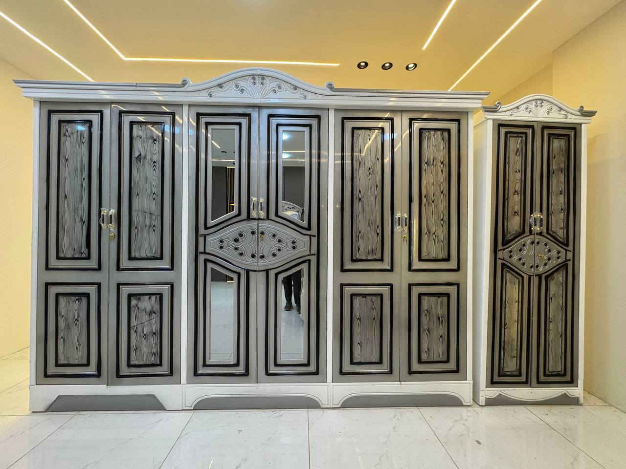 حصرياً الموديل الجديد   

السعر مليون دينار فقط 😍

غرفه نجاره قتصاديه 🛌

متكونه من 9 قطع مميزه 

الكنتور ارتفاع 240 طول 320 

مع الزاويه مجموع الطول 4 امتار 

السمك الخارجي للغرفه 5 ملم انديف

والسمك الداخلي 3 ملم معاكس ابيض

سعر الشازلون الخزان 75 الف 

سعر الشازلون المقعد 50 الف 

متوفر توصيل وشد داخل بغداد 😊

متوفر توصيل وشد لكافة محافضات العراق 🇮🇶


**إذا كنت صاحب هذا الإعلان وتريد حذفه لأي سبب، رجاءا أرسل رسالة إلى الدعم الفني**