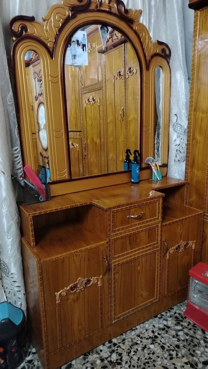 سلام عليكم غرفه للبيع بغداد مدينه صدر استفسار عل رقم ***********
