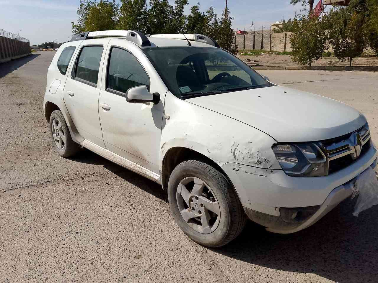 من رخصة الادمن المحترم رينو داستر موديل 18 محورة مكينة وكير كامري أبو الجف الاسود رقم بغداد حرف ن بعد شهر ونص ينفك الحجز السعر 65 وبيهة مجال بسيط للمراوس بي ام 525 نظيفه مكاني بغداد.  ***********.    ***********.
