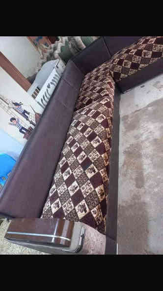 سلام عليكم تخم ديوان للبيع استعمال قليل مابي ضرر سعره 250بي مجال بسيط للاستفسار الاتصال ع رقم ***********
