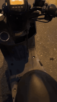 السلام عليكم .
دراجة ماكس بوليس نوزل 
نكرة سلف ، مامفتوحة ، كهربائيات كله شغال ، سلف واحد تشتغل ماتعبك ، 
السعر 800 وبيها مجال هواي ، 
مكاني كربلاء حي المعلمين 
للاستفسار ***********
