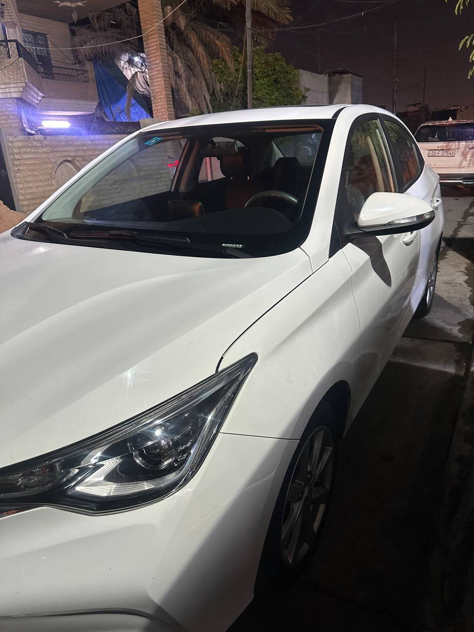 شانجان l7 للبيع
موديل 25 فول مواصفات فتحه شاشه لد نهاري لون السياره ابيض 
محرك 1500cc اقتصادي 
السياره بعده زيرو 
السعر ٩٥ بي مجال
*********** 
مكاني بغداد حي الجهاد
