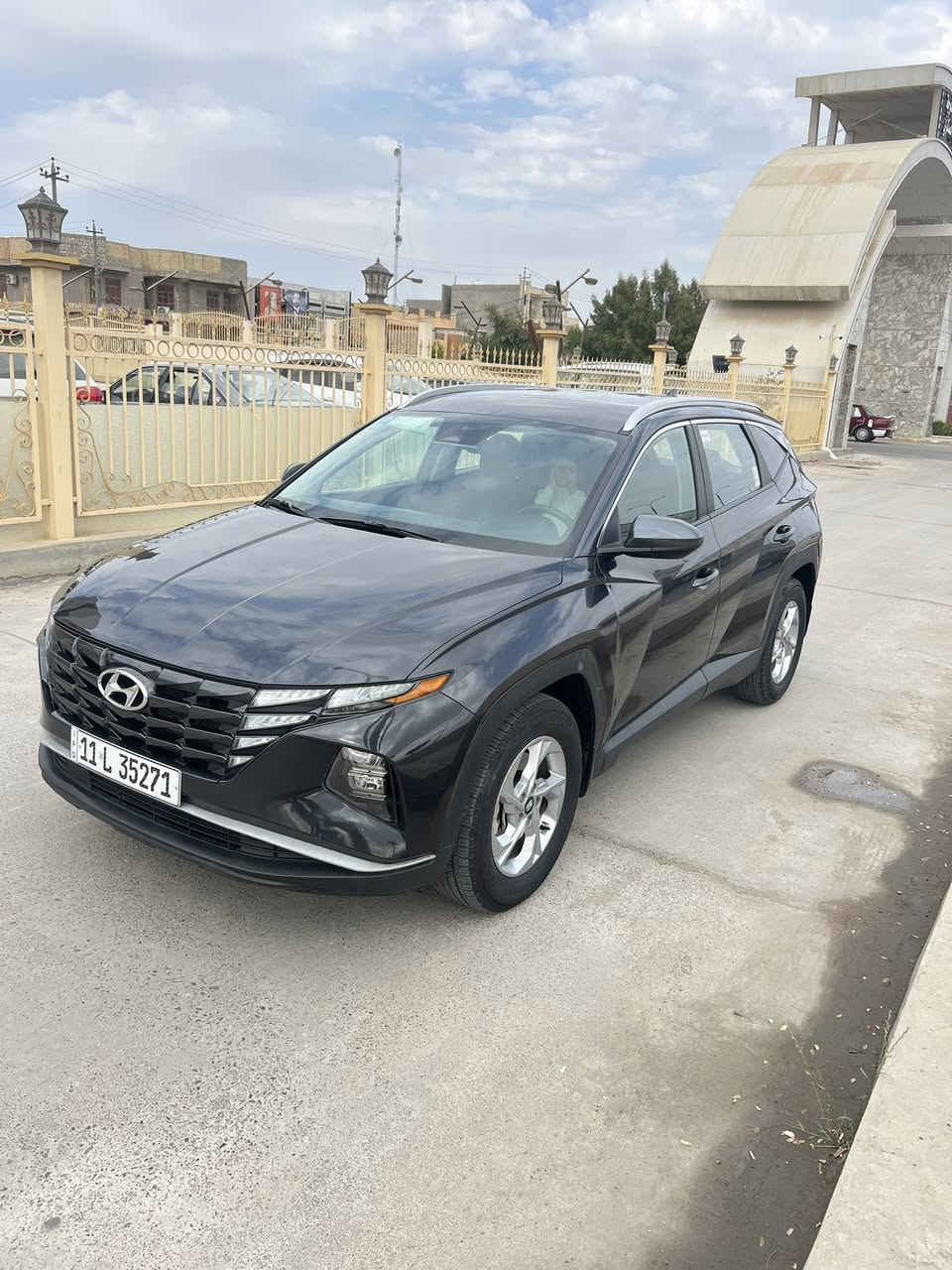 السلام عليكم توسان وارد امريكي  موديل 2023رقم بغداد تحويل ثاني يوم مكينه 2500 ستندر شركه كير شركه صدر شركه سياره بعده اخت الزيرو ماشيه 24 الف كيلو  تخم تاير تبريد ثلج بيها ضرر امريكا ثلاث قطع جاملغ وبنيد مع قبق صندوك بدون دواخل يعني صبغ فقط ثلاث قطع مواصفات معروفه رادار مري رادار امامي كامره دواره محيطيه  هندبريك بصمه. اتو هولد فول تحكم استيرن شاشه اعطال شاشه دشبول تحديد مسار السعر مناسب  175 بيها مجال بسيط للشراي هذا رقمي بيع فقط ***********
