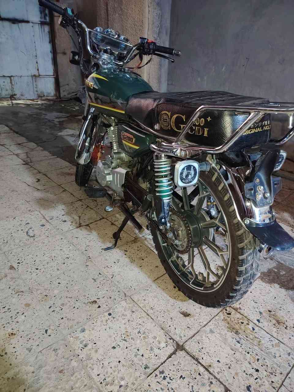 سلام عليكم شباب ايرانيه 5 كير دراجه كفاله عامه موديل 2024 شوف كدام عينك السعر600 وبيها مجال ***********
