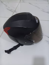 من رخصة الادمن خوذه صيفيه للبيع جديده مستخدمه شهر مكاني بغداد السعر 25...